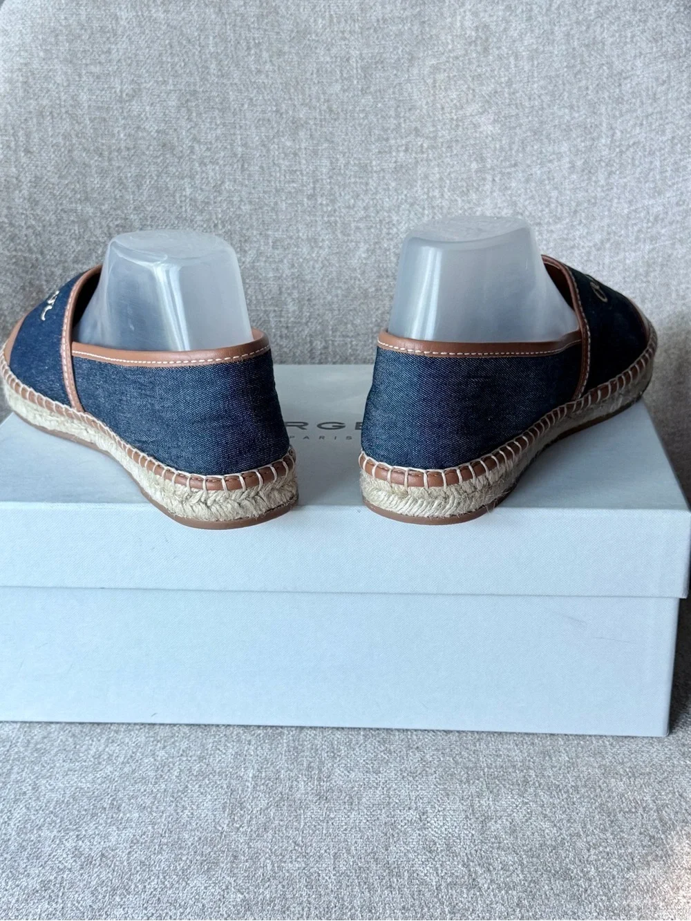 🆕 NWOB. Cinq a Sept Jenna Jean Espadrille Flat sz 39/US 9